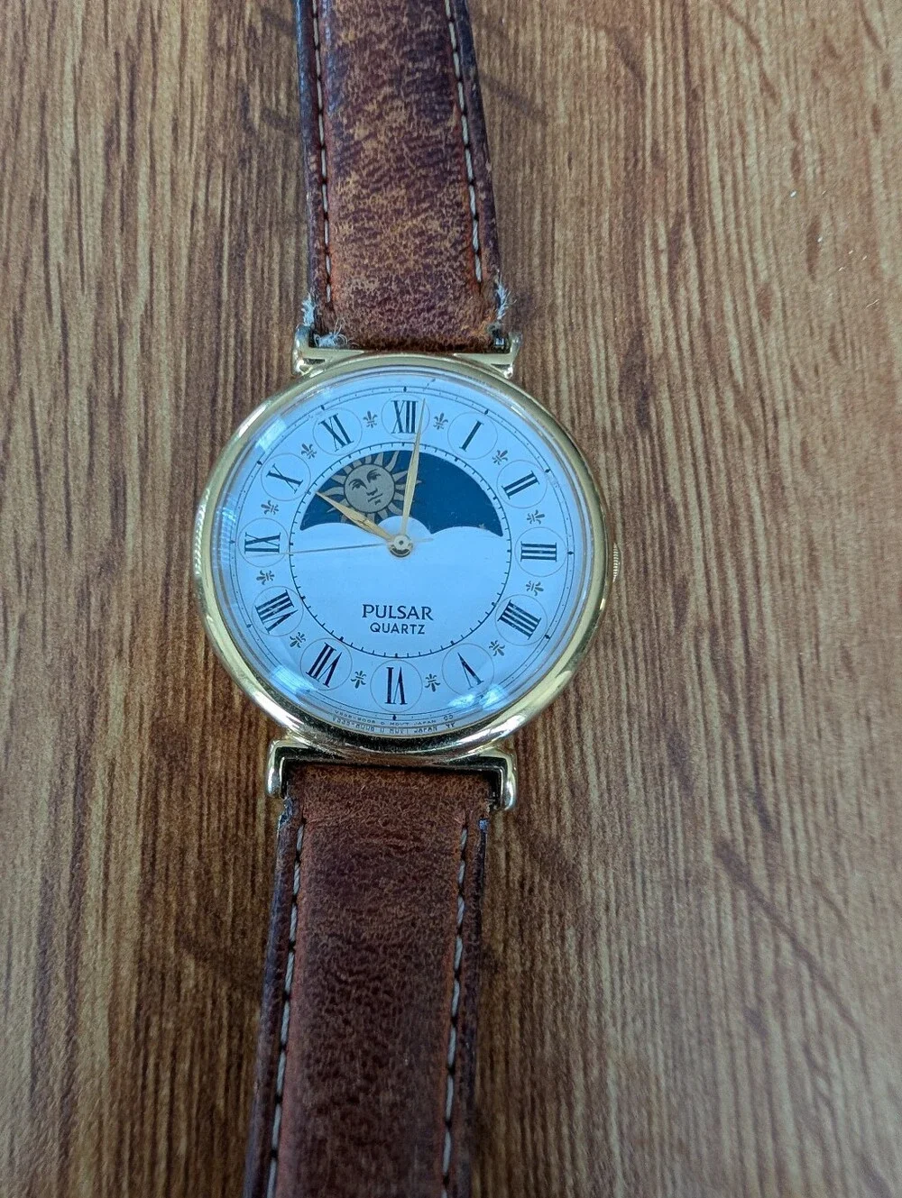 Elegant Vintage Pulsar Seiko Moonphase Roman Dial  Quartz Unisex Watch